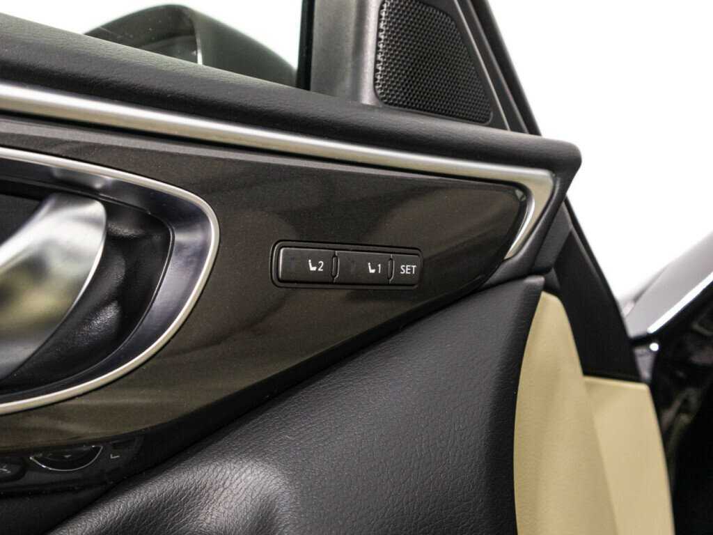 Infiniti Q50 с пробегом — 2015 год. Фото: #18