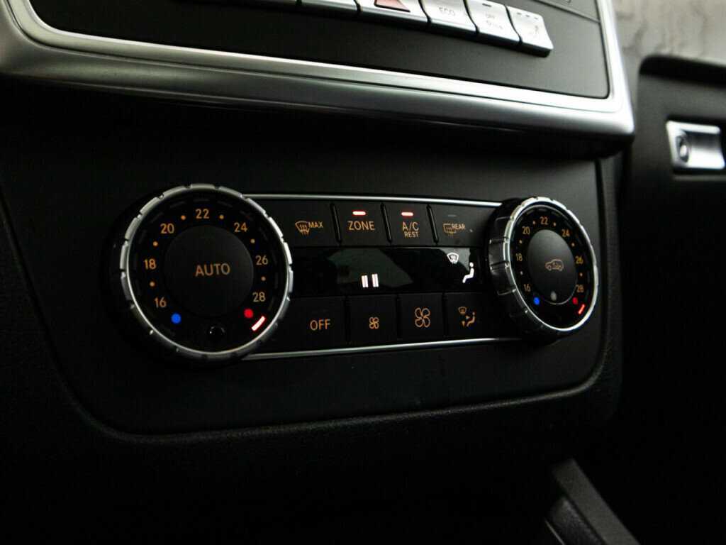 Mercedes-Benz GL-Класс с пробегом — 2015 год. Фото: #19