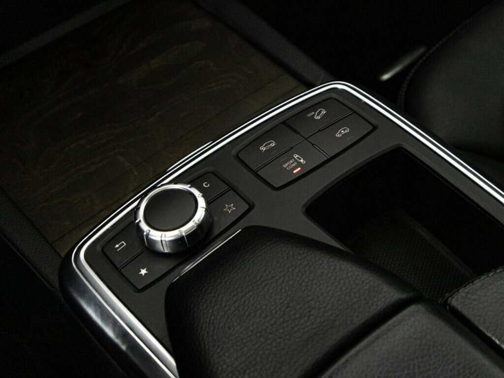 Mercedes-Benz GL-Класс с пробегом — 2015 год. Фото: #20