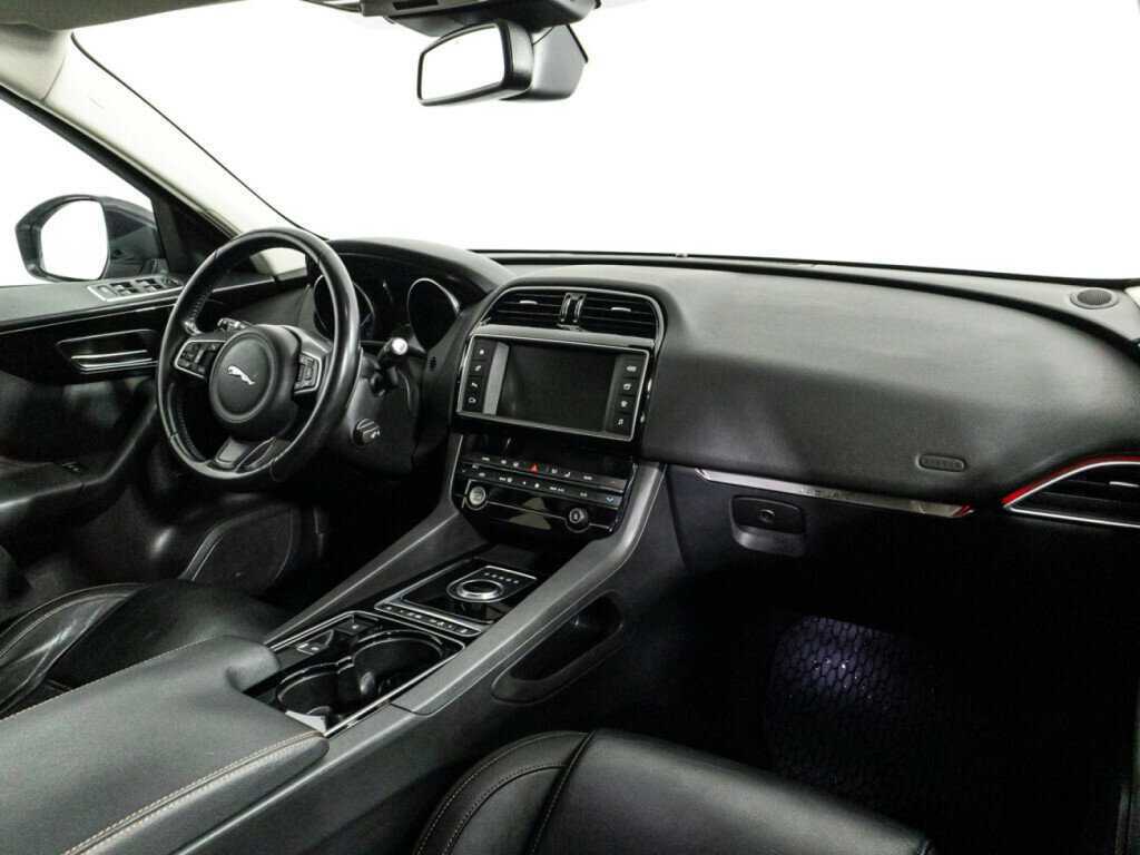 Jaguar F-Pace с пробегом — 2017 год. Фото: #8