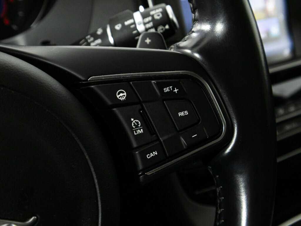 Jaguar F-Pace с пробегом — 2017 год. Фото: #19