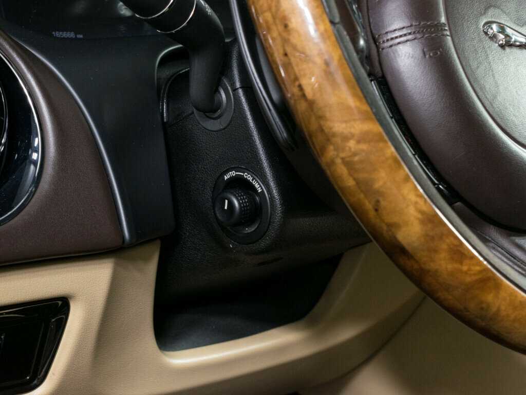 Jaguar XJ с пробегом — 2010 год. Фото: #15