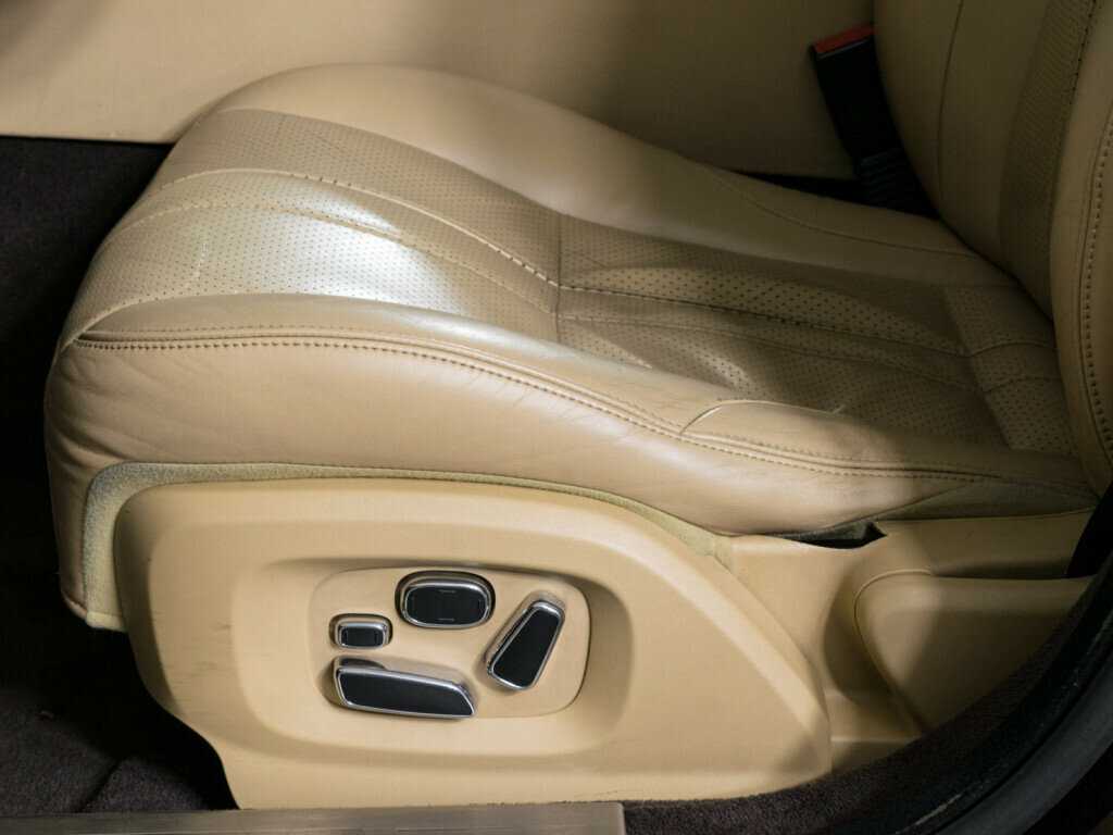 Jaguar XJ с пробегом — 2010 год. Фото: #18