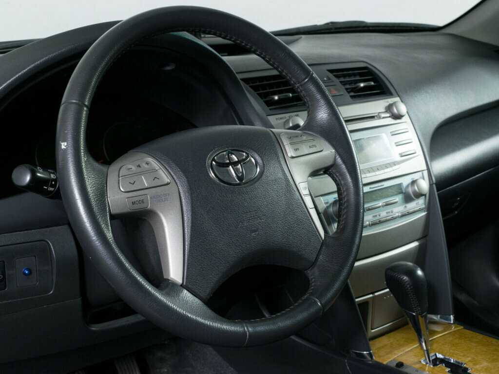 Toyota Camry с пробегом — 2006 год. Фото: #10