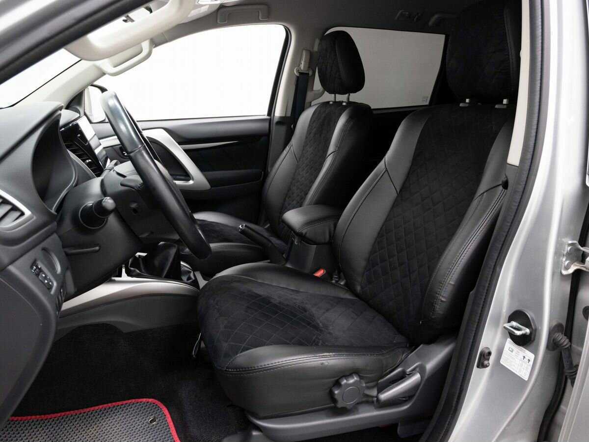 Mitsubishi Pajero Sport с пробегом — 2017 год. Фото: #8