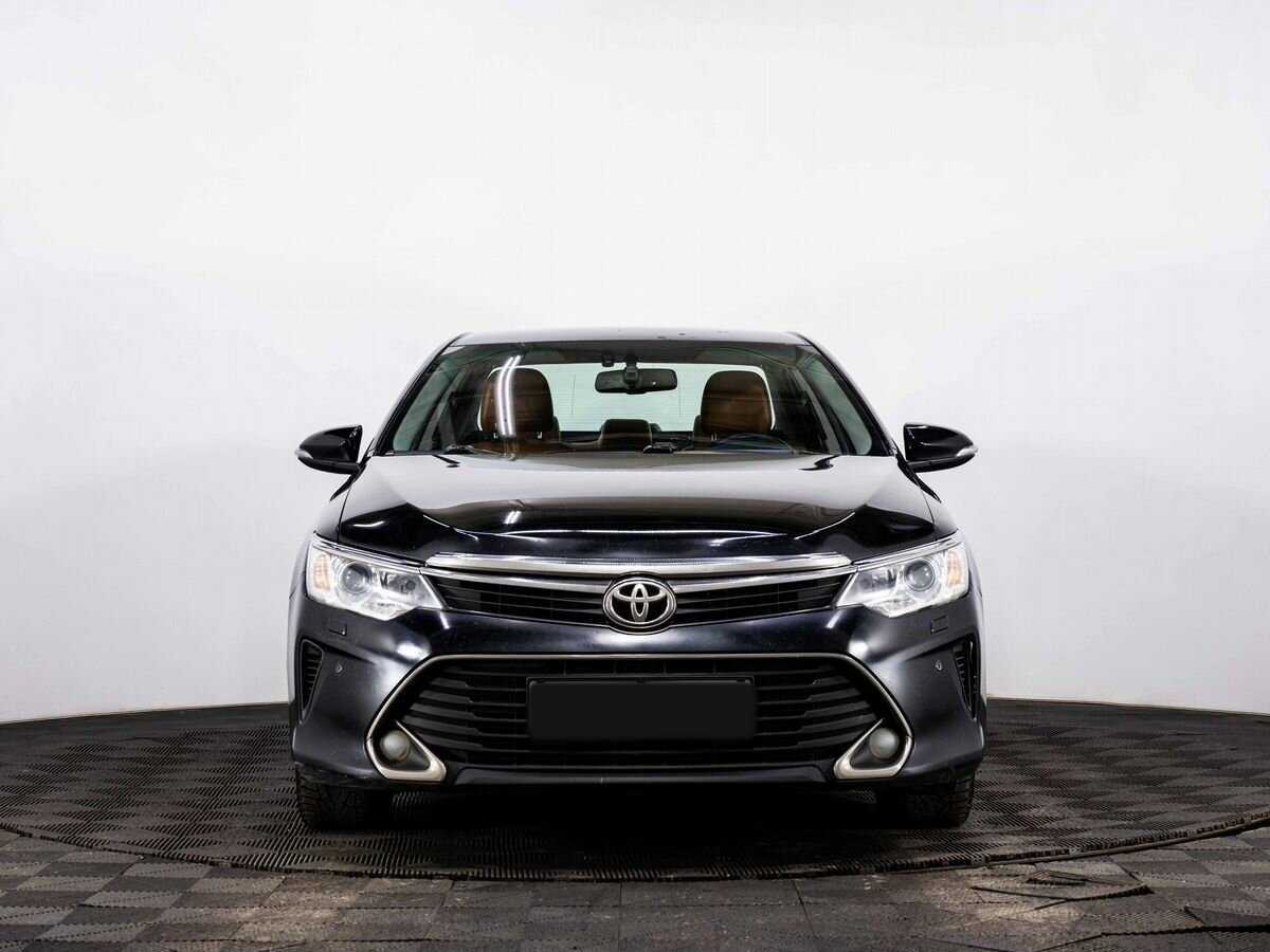 Toyota Camry с пробегом — 2017 год. Фото: #1