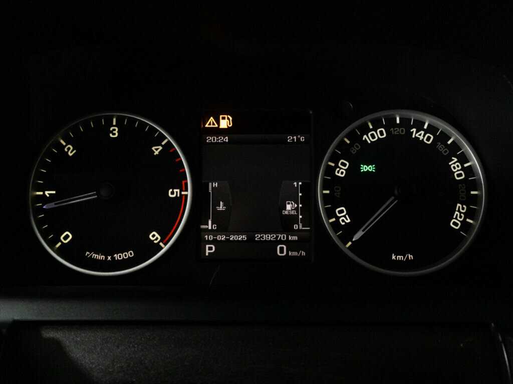 Land Rover Discovery с пробегом — 2009 год. Фото: #9