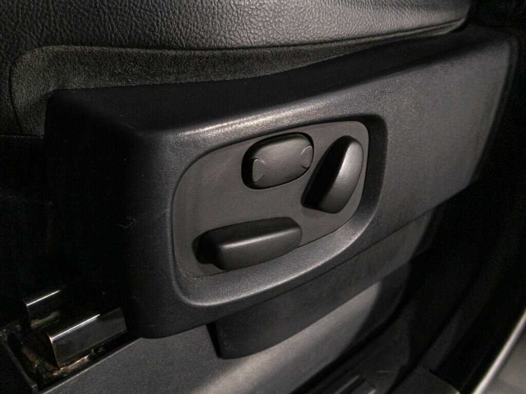 Land Rover Discovery с пробегом — 2009 год. Фото: #17