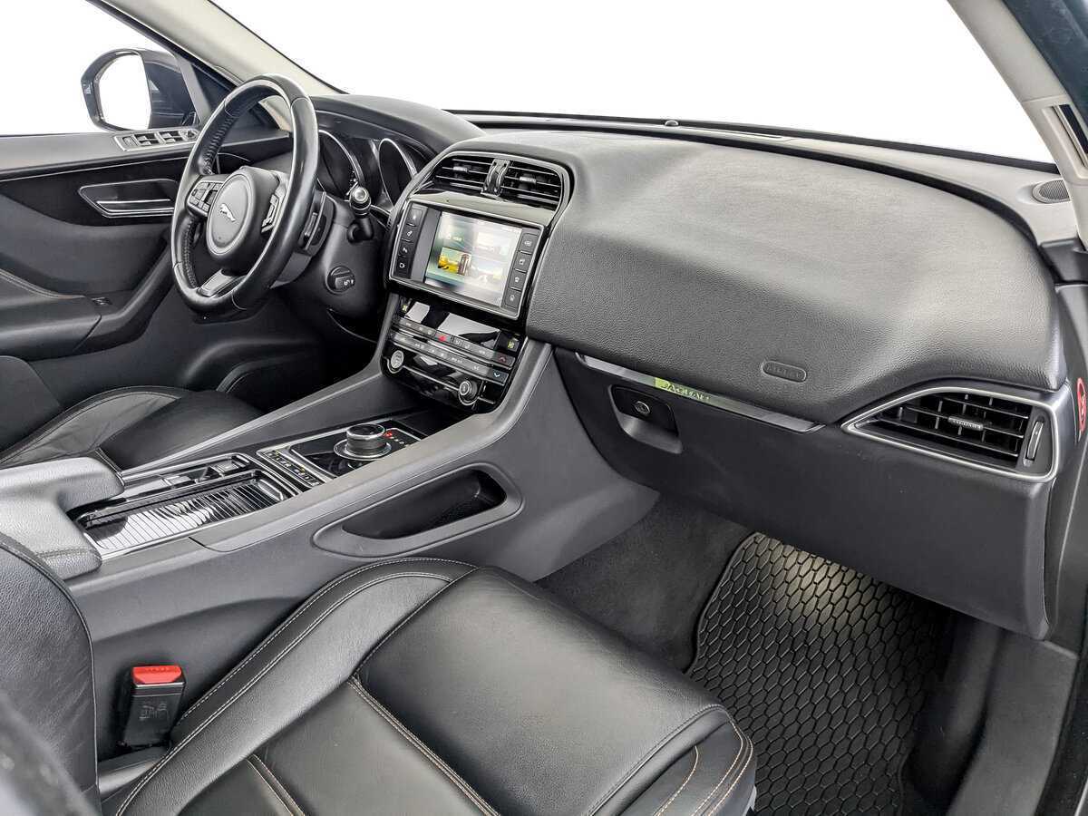 Jaguar F-Pace с пробегом — 2016 год. Фото: #10