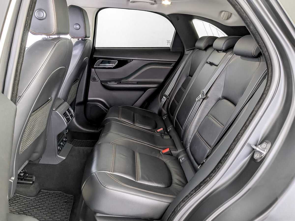 Jaguar F-Pace с пробегом — 2016 год. Фото: #11