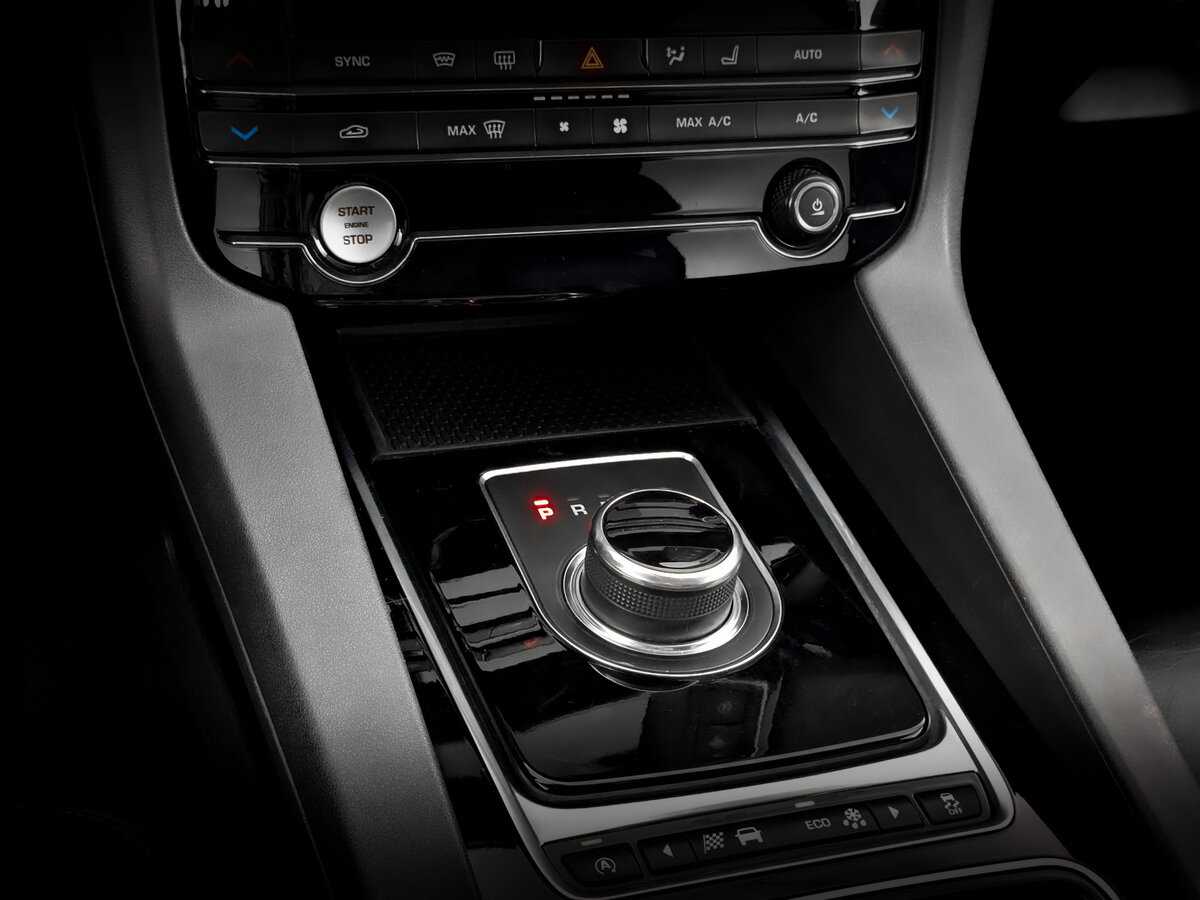 Jaguar F-Pace с пробегом — 2016 год. Фото: #25