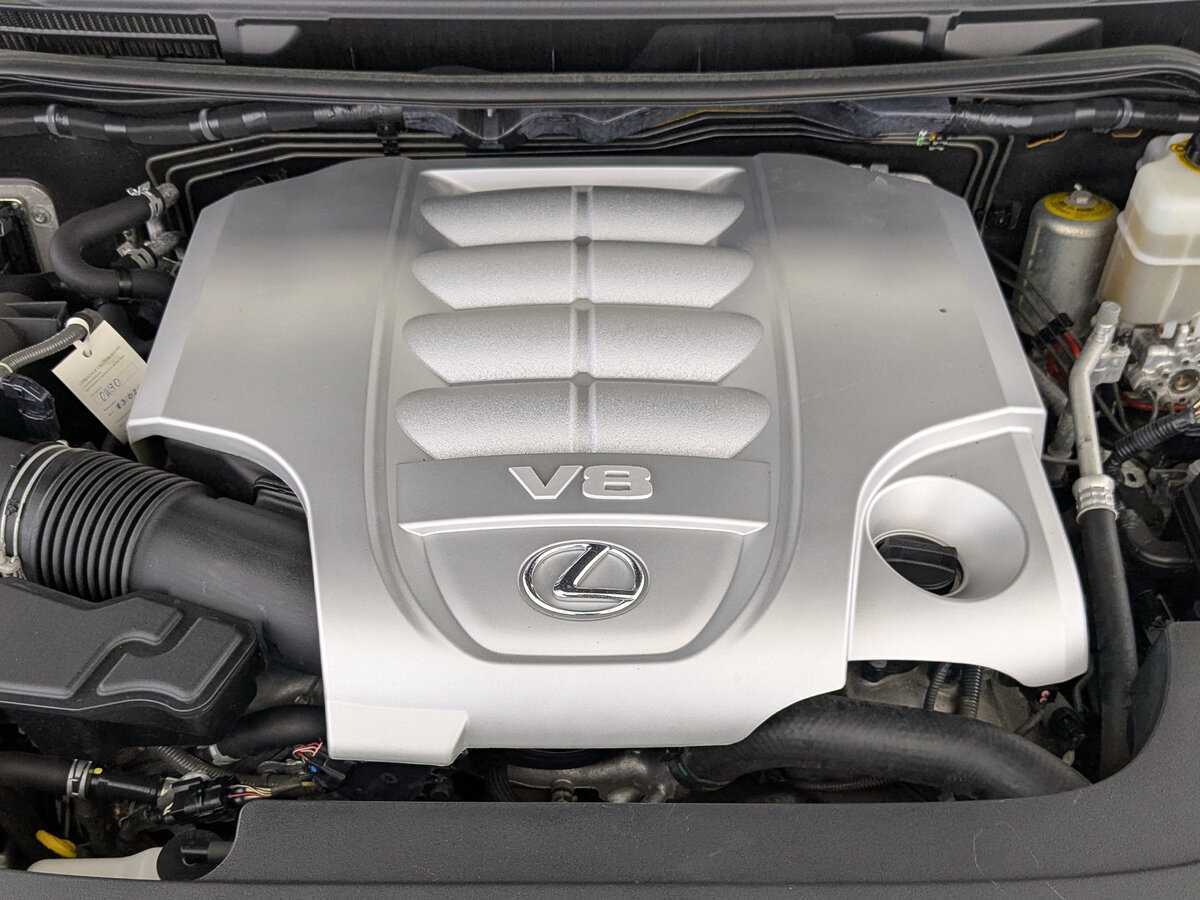 Lexus LX с пробегом — 2016 год. Фото: #8