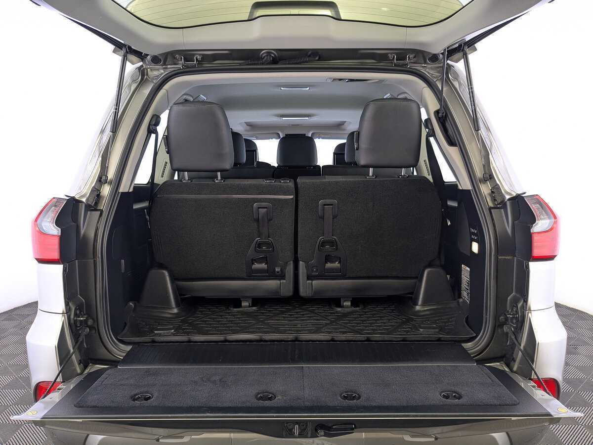 Lexus LX с пробегом — 2016 год. Фото: #9