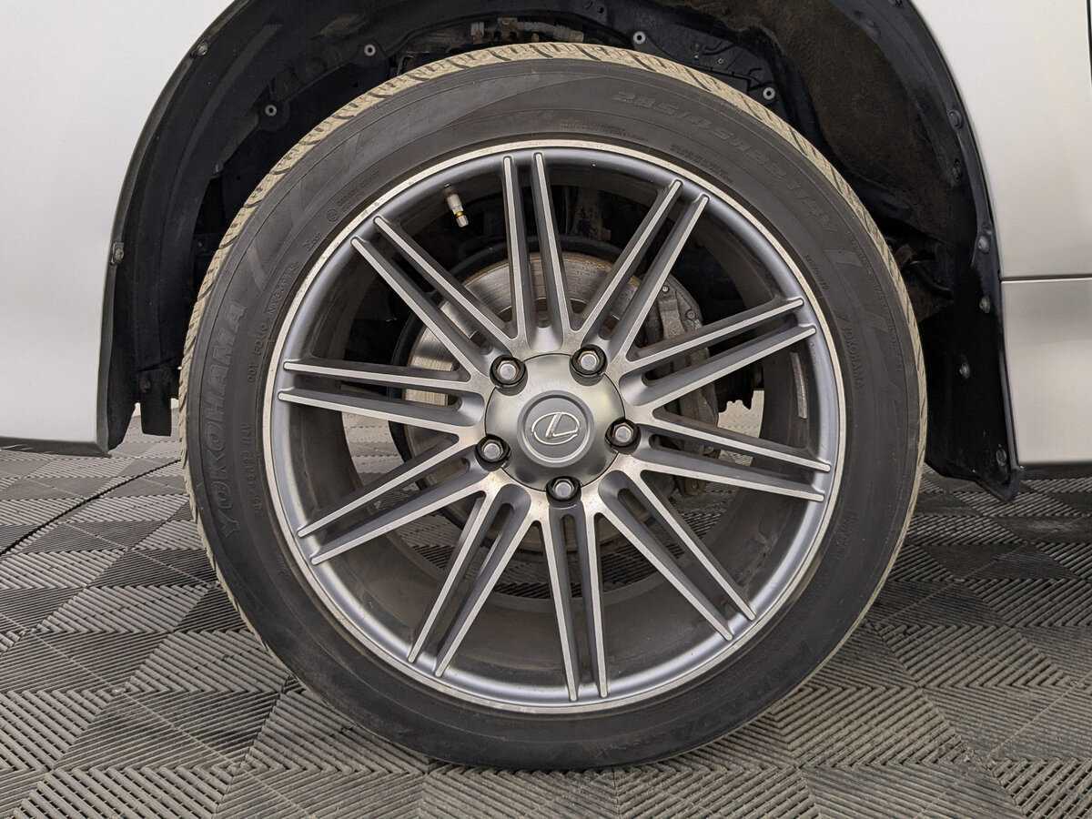 Lexus LX с пробегом — 2016 год. Фото: #11