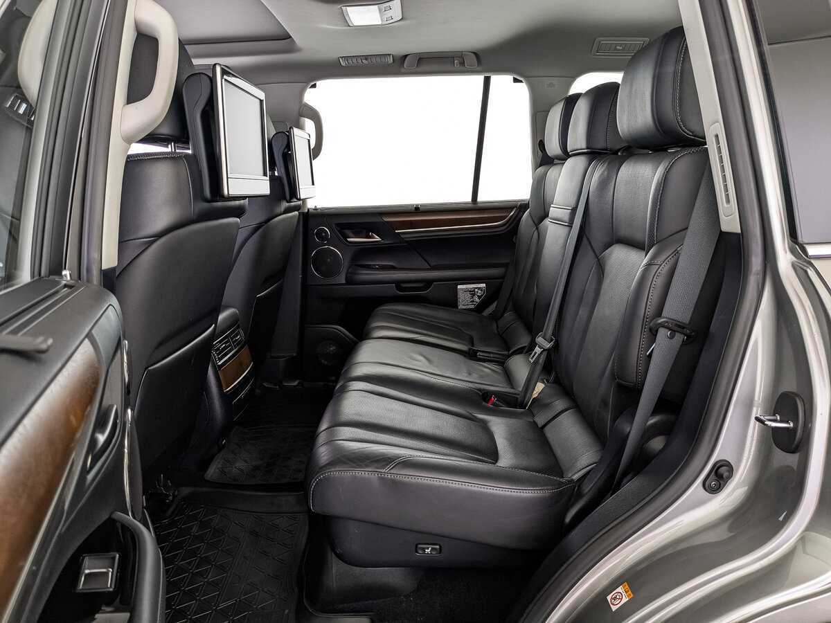 Lexus LX с пробегом — 2016 год. Фото: #17