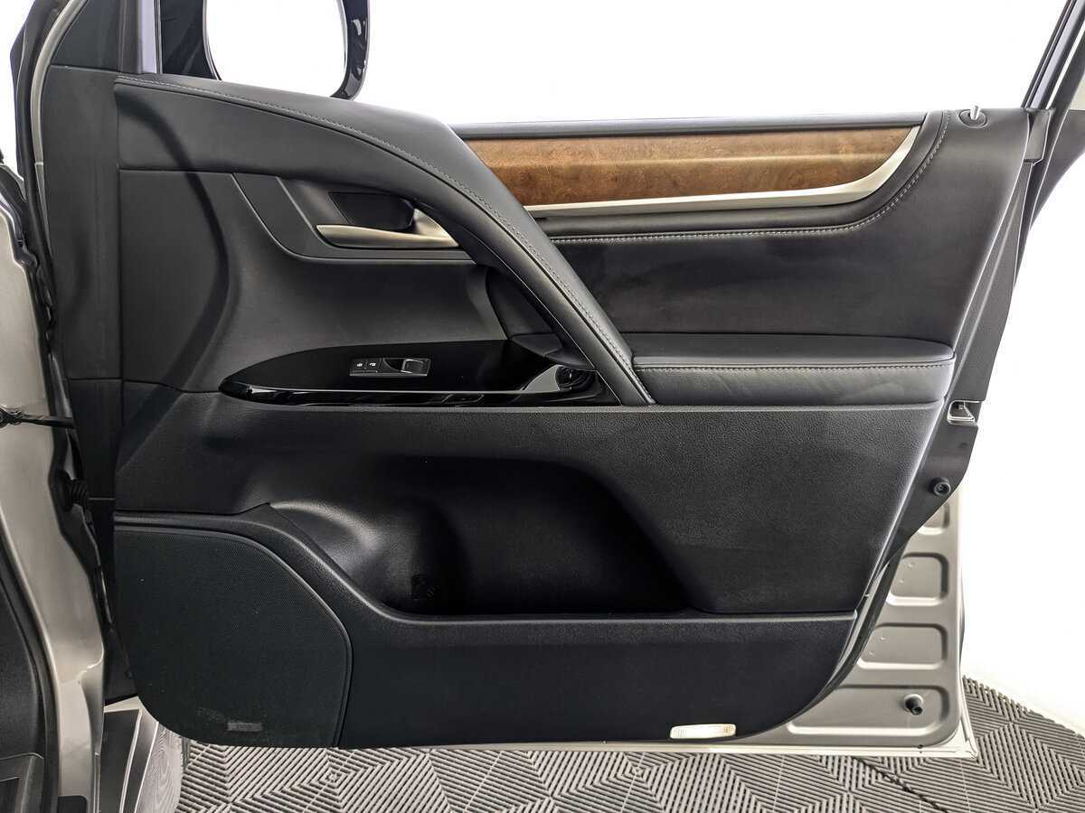 Lexus LX с пробегом — 2016 год. Фото: #24
