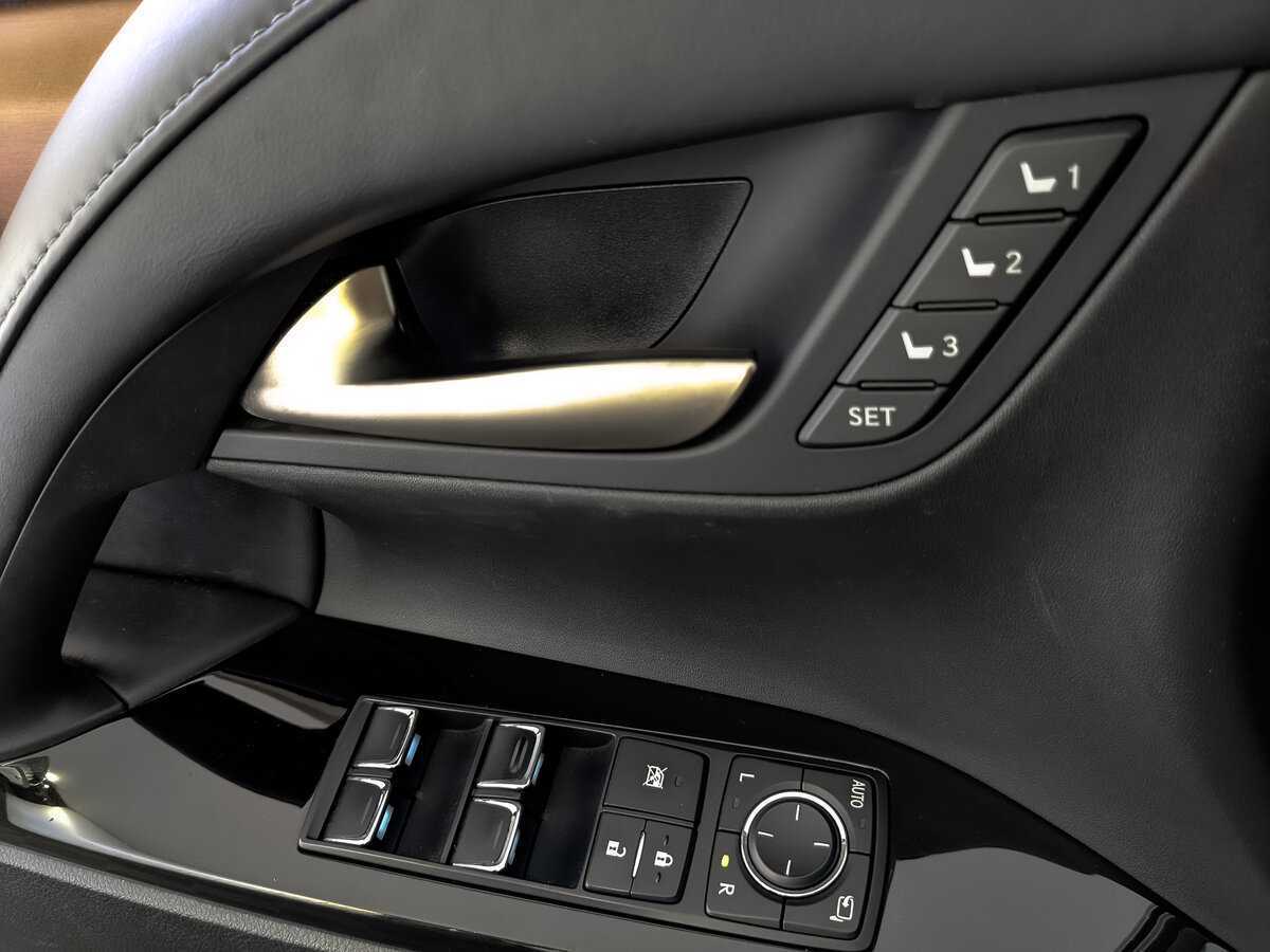 Lexus LX с пробегом — 2016 год. Фото: #27