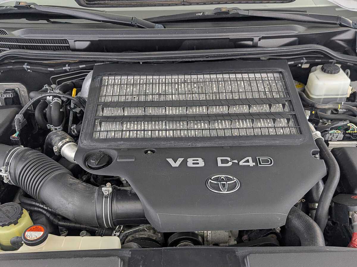 Toyota Land Cruiser с пробегом — 2014 год. Фото: #8
