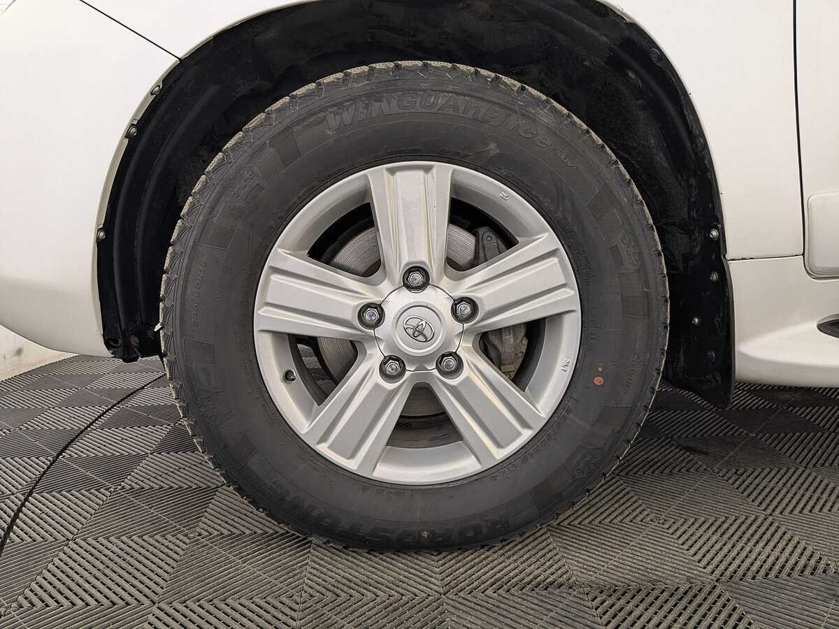 Toyota Land Cruiser с пробегом — 2014 год. Фото: #11