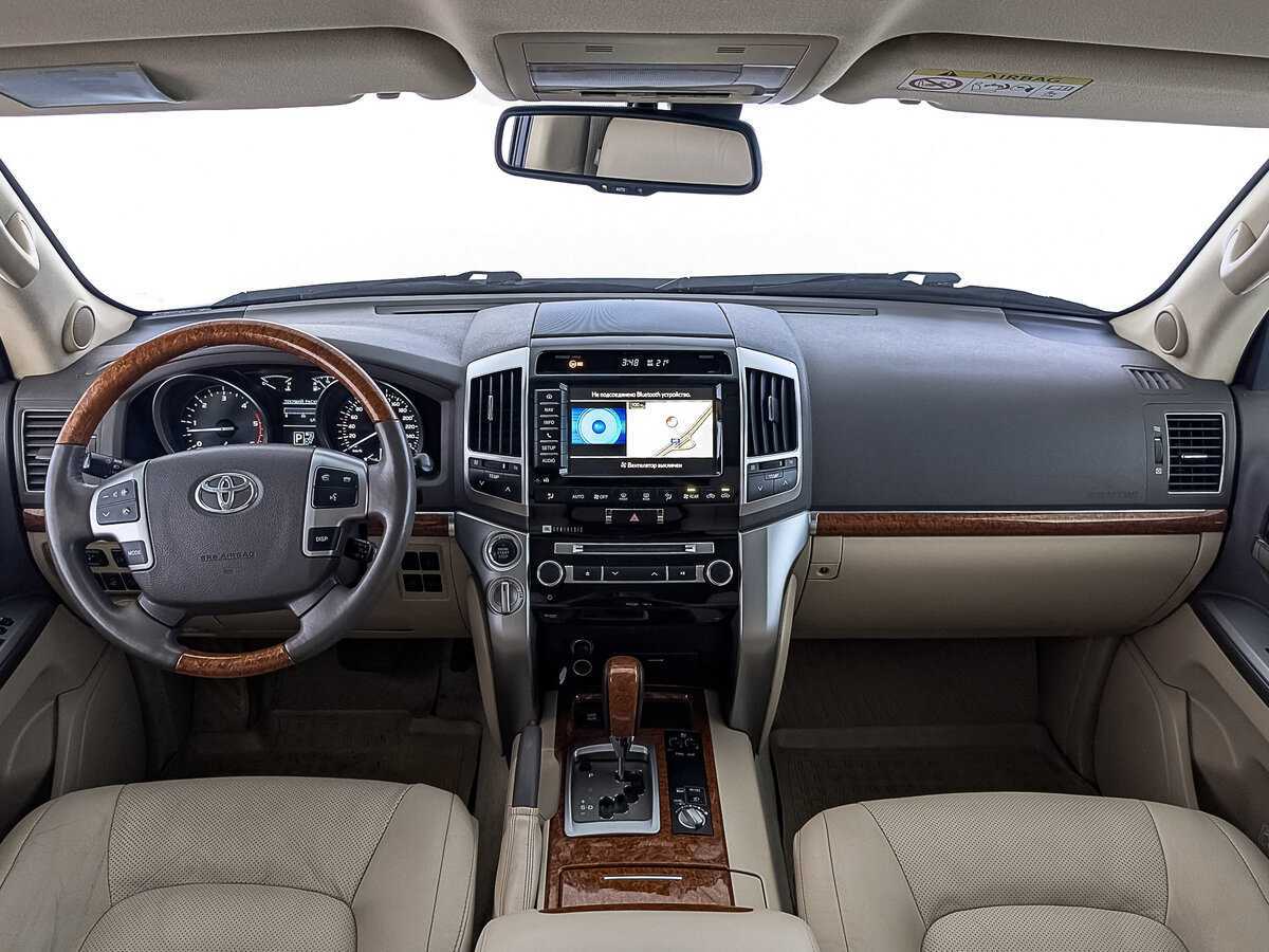 Toyota Land Cruiser с пробегом — 2014 год. Фото: #13