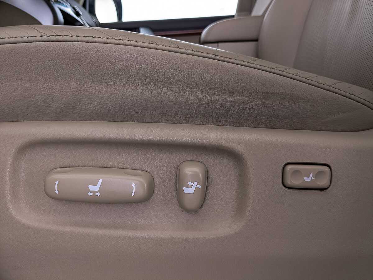 Toyota Land Cruiser с пробегом — 2014 год. Фото: #23