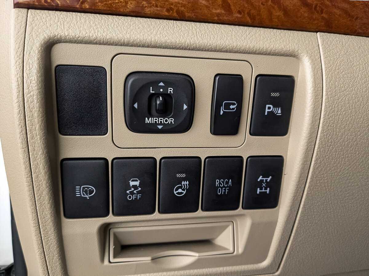 Toyota Land Cruiser с пробегом — 2014 год. Фото: #24