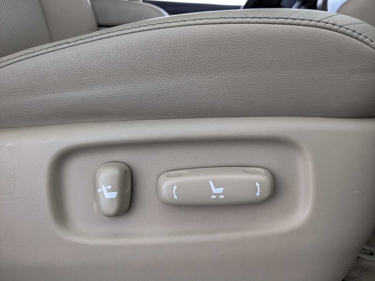 Toyota Land Cruiser с пробегом — 2014 год. Фото: #28