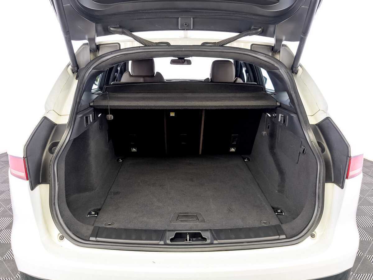 Jaguar F-Pace с пробегом — 2016 год. Фото: #9