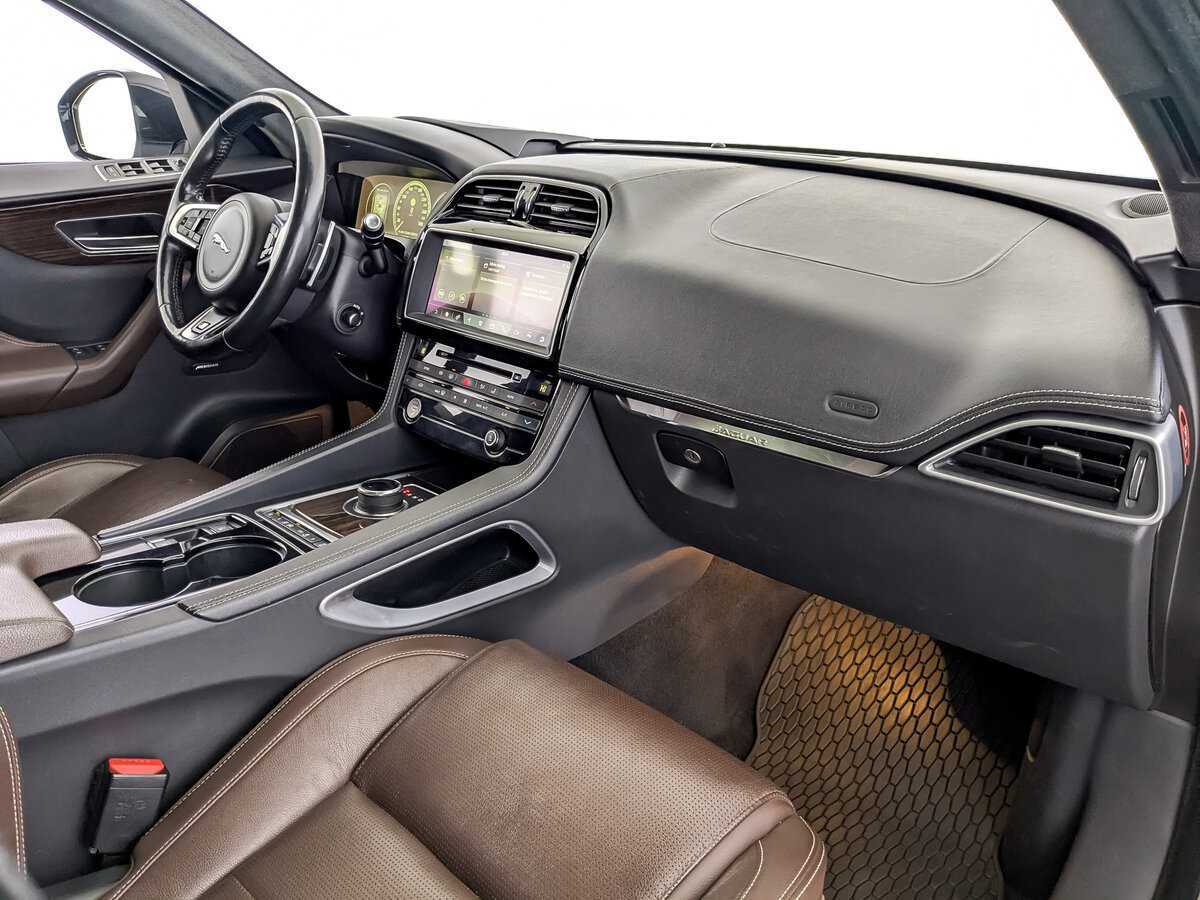 Jaguar F-Pace с пробегом — 2016 год. Фото: #10