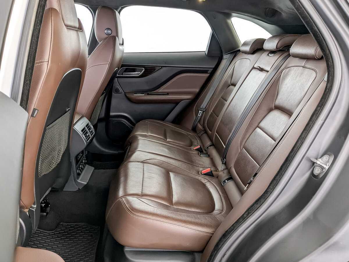 Jaguar F-Pace с пробегом — 2016 год. Фото: #11