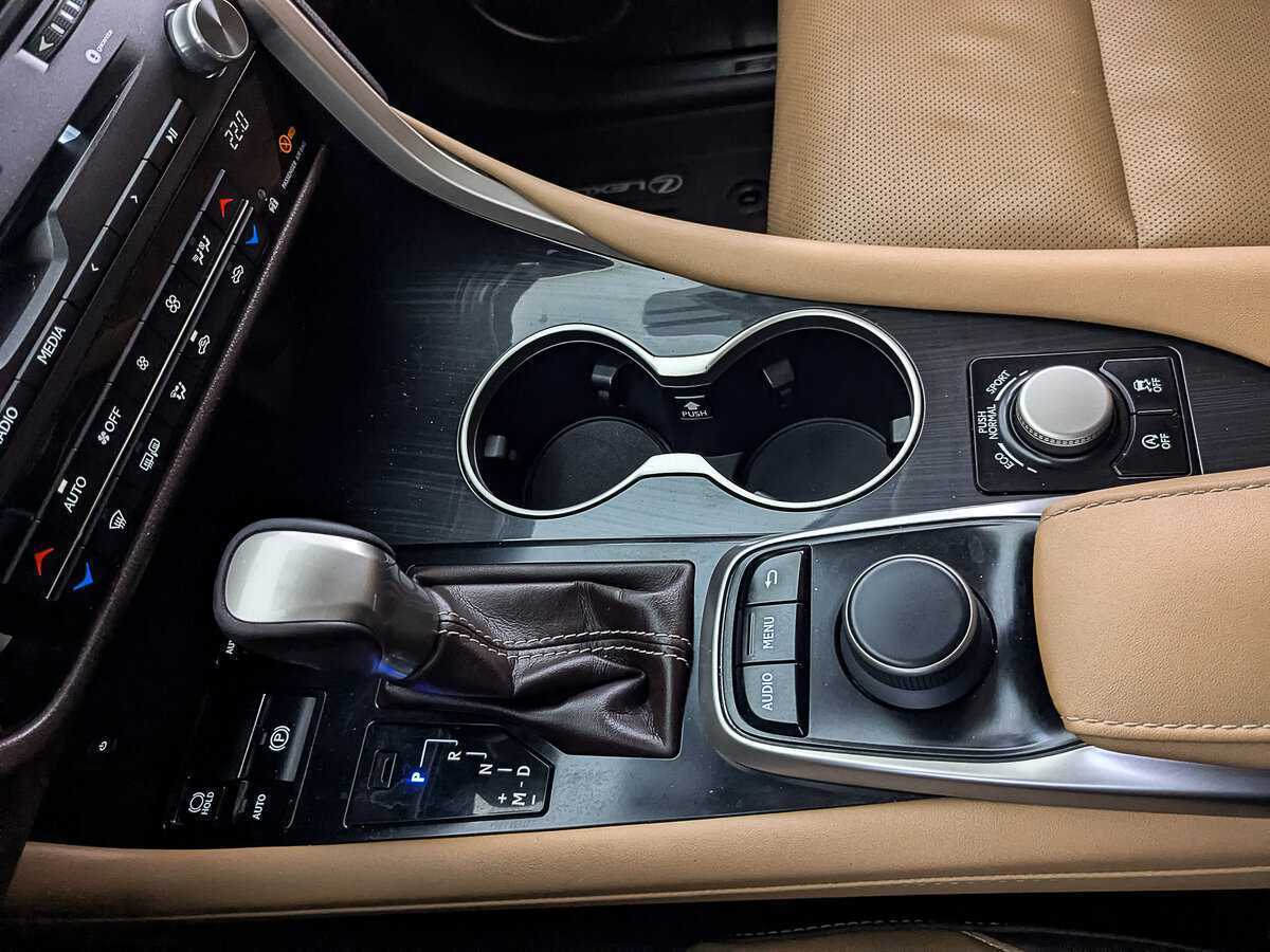 Lexus RX с пробегом — 2017 год. Фото: #29