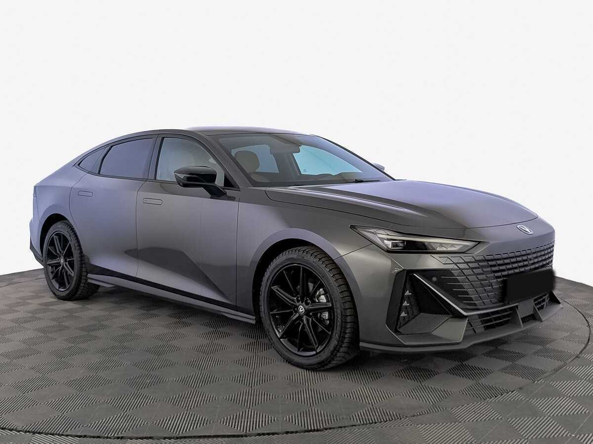 Changan UNI-V с пробегом — 2022 год. Фото: #2