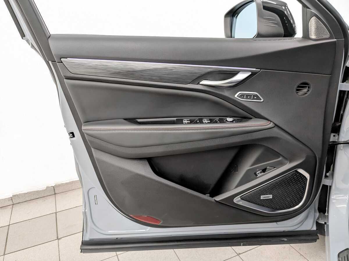 Geely Tugella с пробегом — 2023 год. Фото: #18