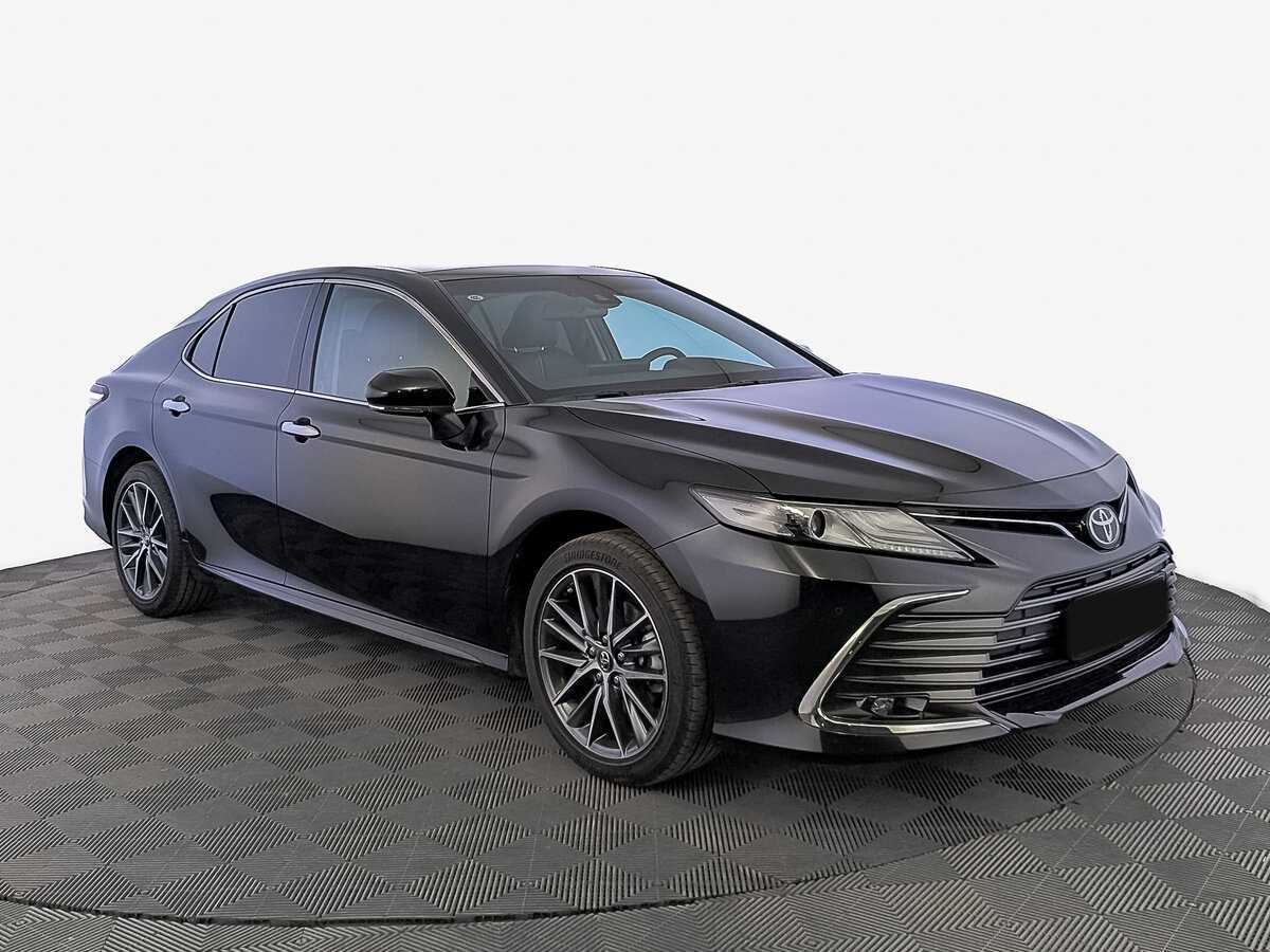 Toyota Camry с пробегом — 2023 год. Фото: #2