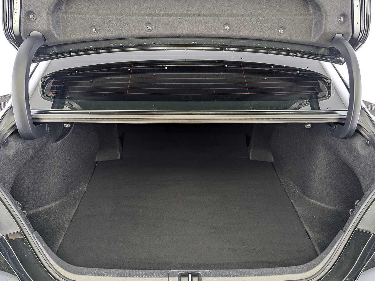 Toyota Camry с пробегом — 2023 год. Фото: #9