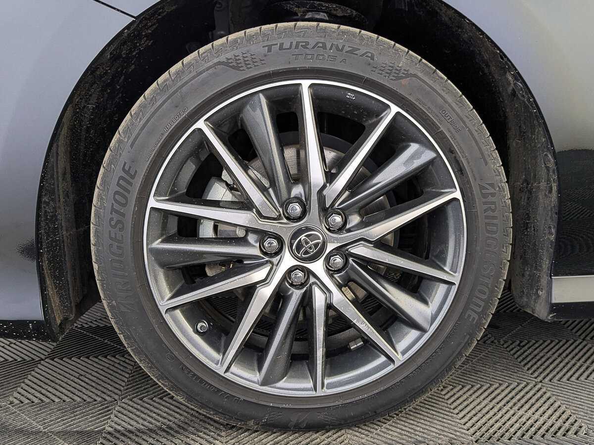 Toyota Camry с пробегом — 2023 год. Фото: #11