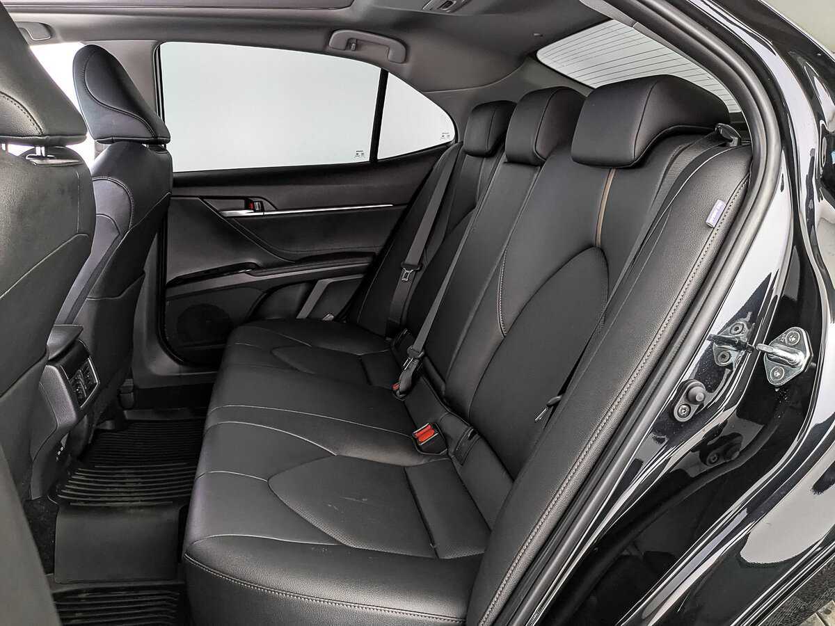 Toyota Camry с пробегом — 2023 год. Фото: #17
