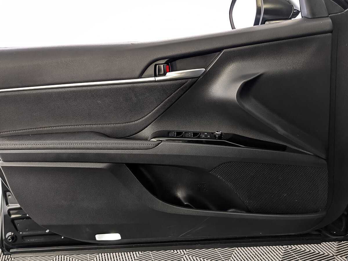 Toyota Camry с пробегом — 2023 год. Фото: #18