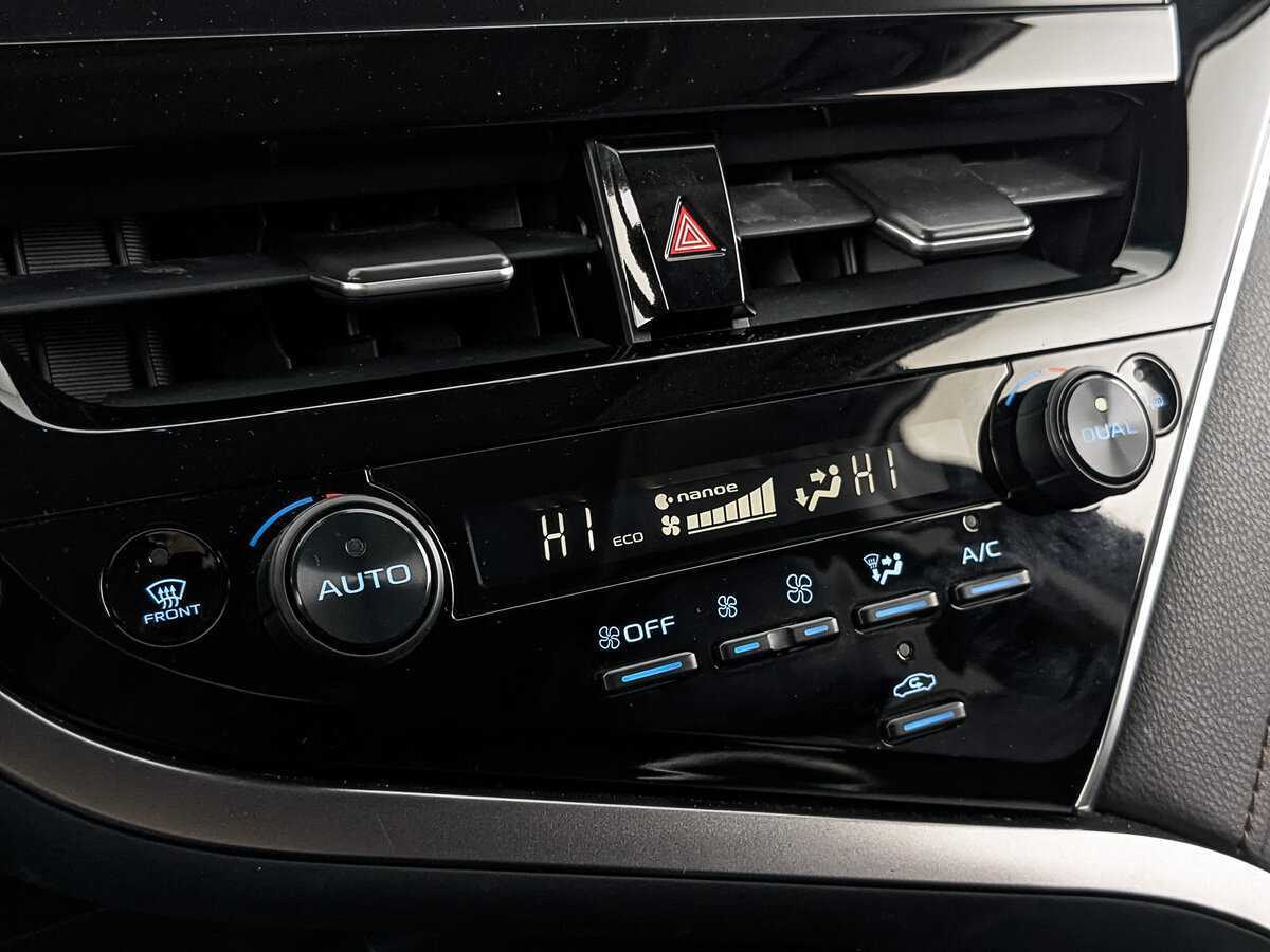 Toyota Camry с пробегом — 2023 год. Фото: #20