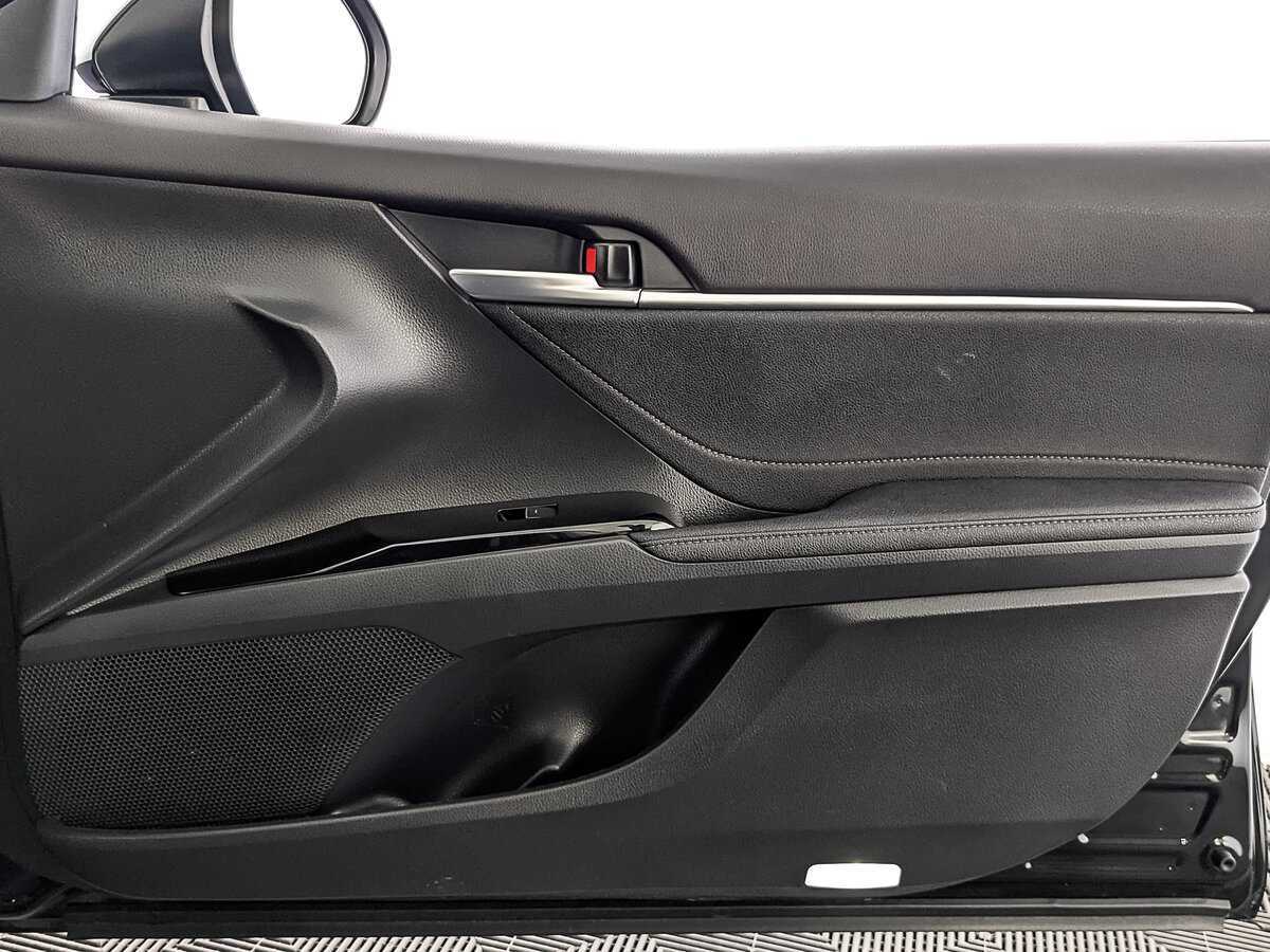 Toyota Camry с пробегом — 2023 год. Фото: #24