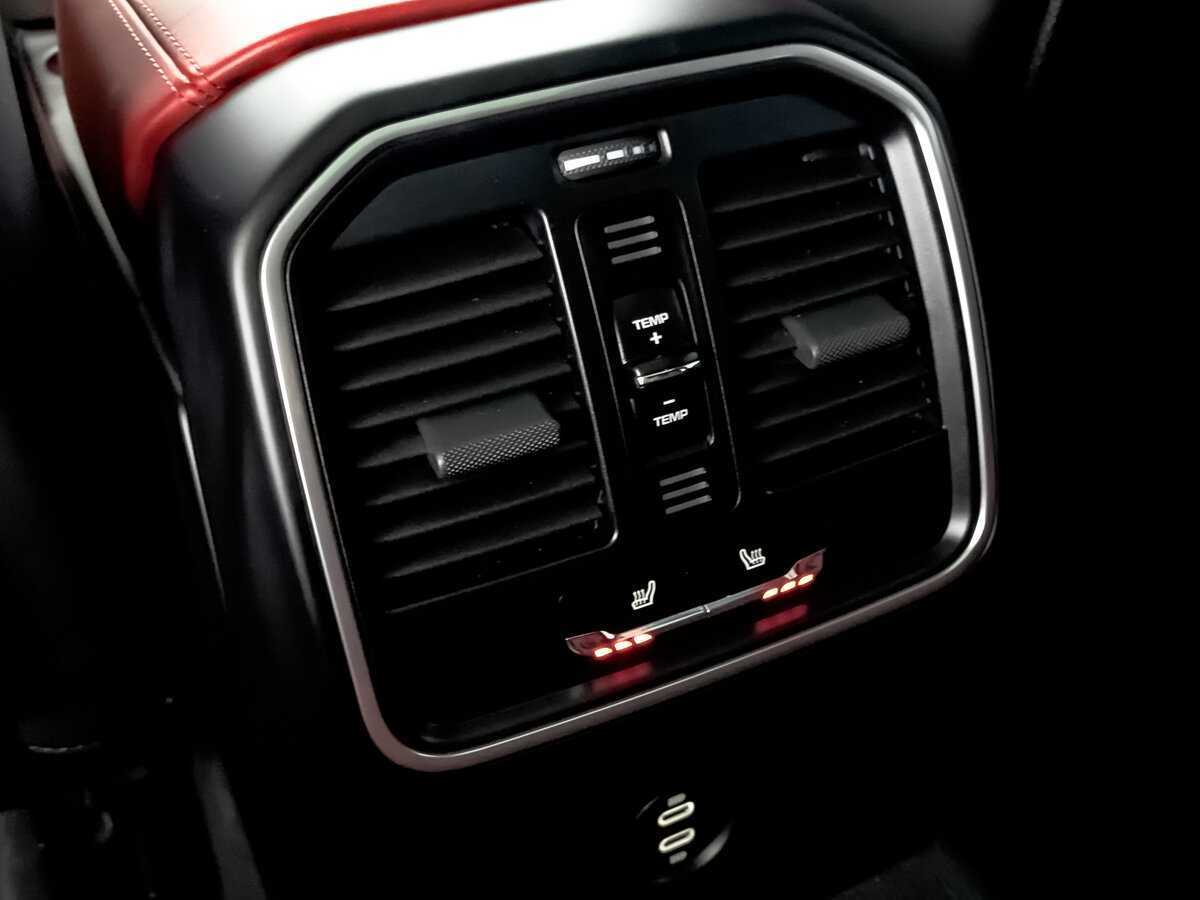 Porsche Macan с пробегом — 2021 год. Фото: #29