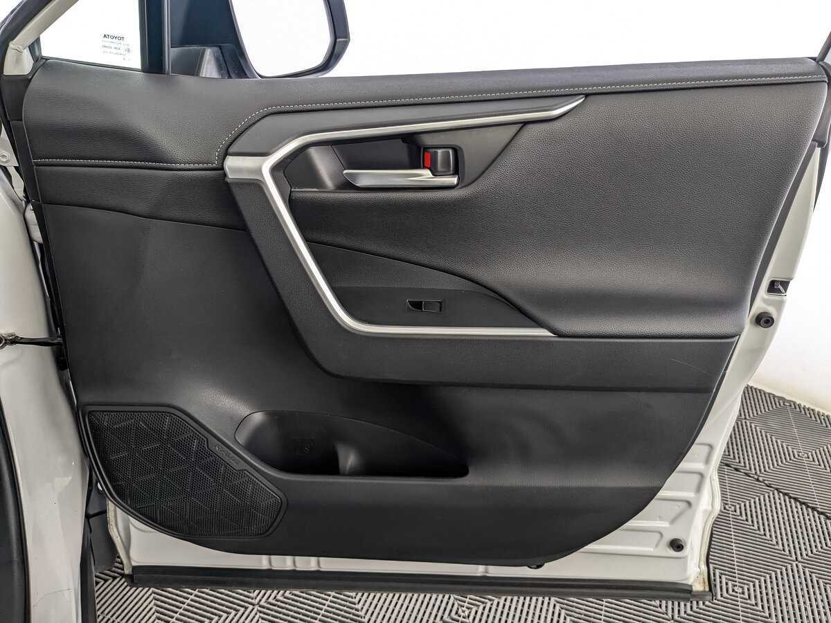 Toyota RAV4 с пробегом — 2019 год. Фото: #24