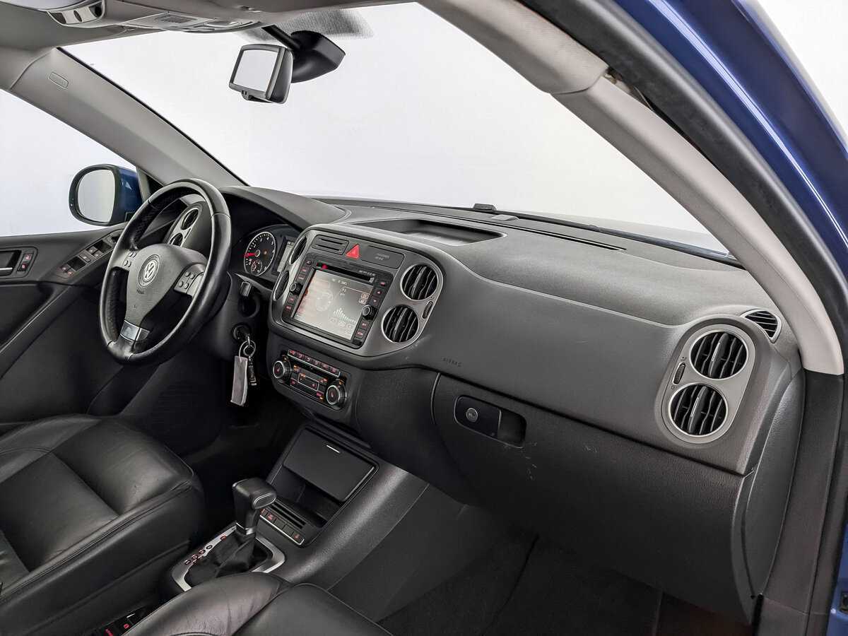 Volkswagen Tiguan с пробегом — 2010 год. Фото: #10