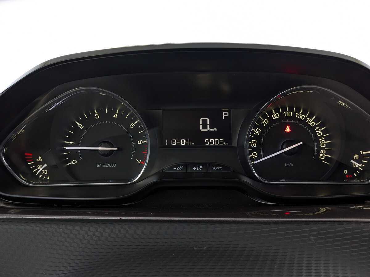 Peugeot 2008 с пробегом — 2014 год. Фото: #15