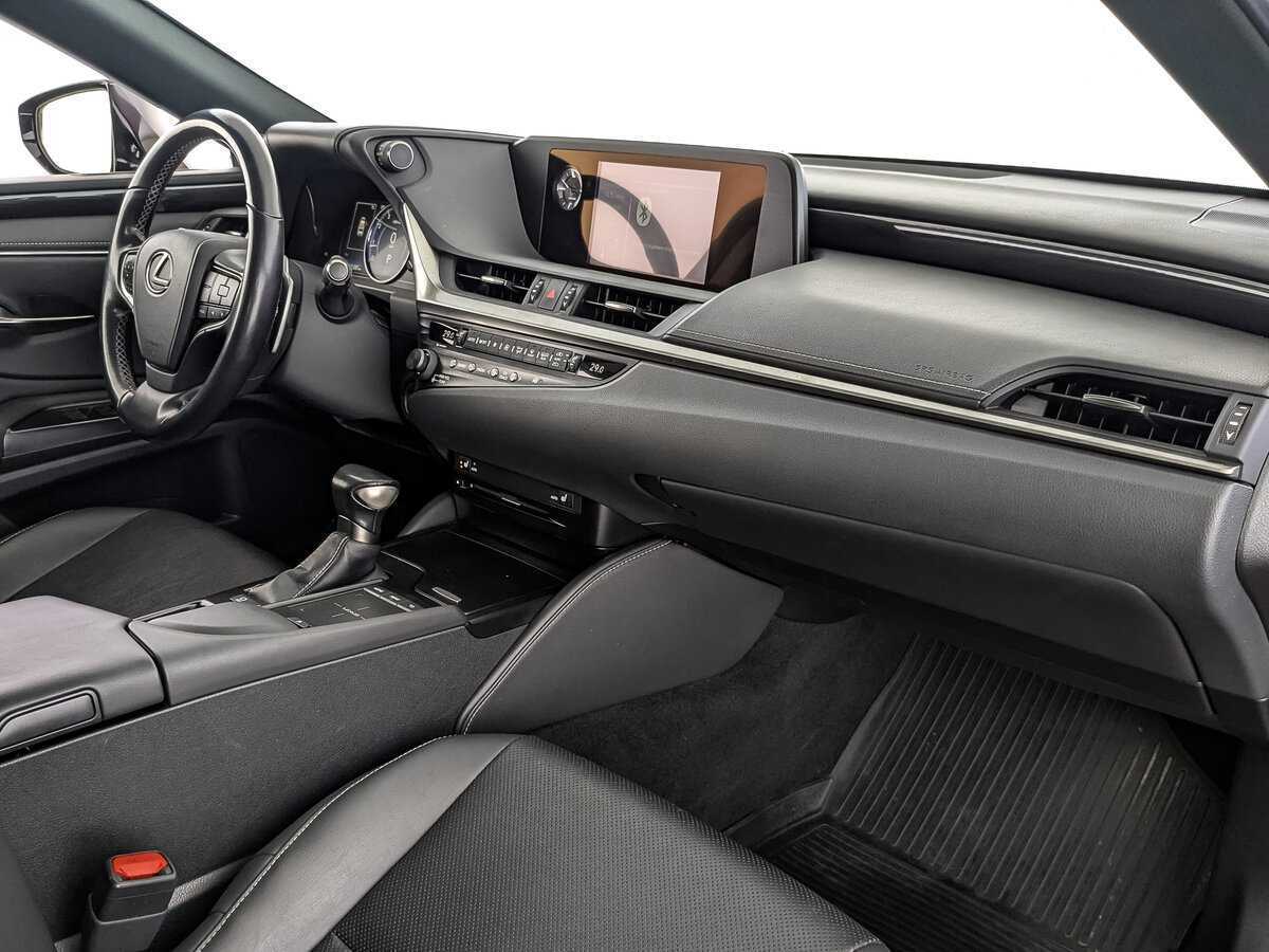 Lexus ES с пробегом — 2020 год. Фото: #12