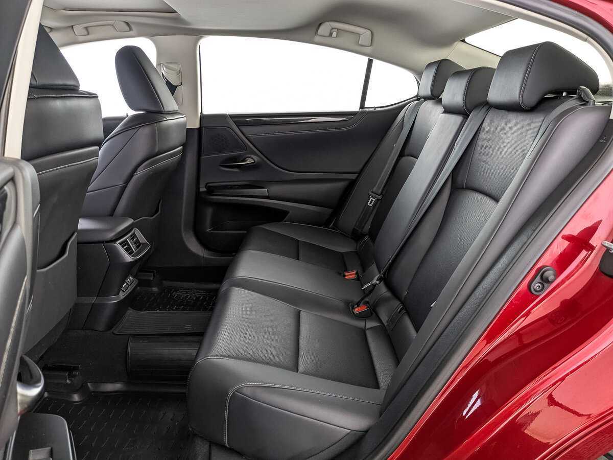 Lexus ES с пробегом — 2020 год. Фото: #17