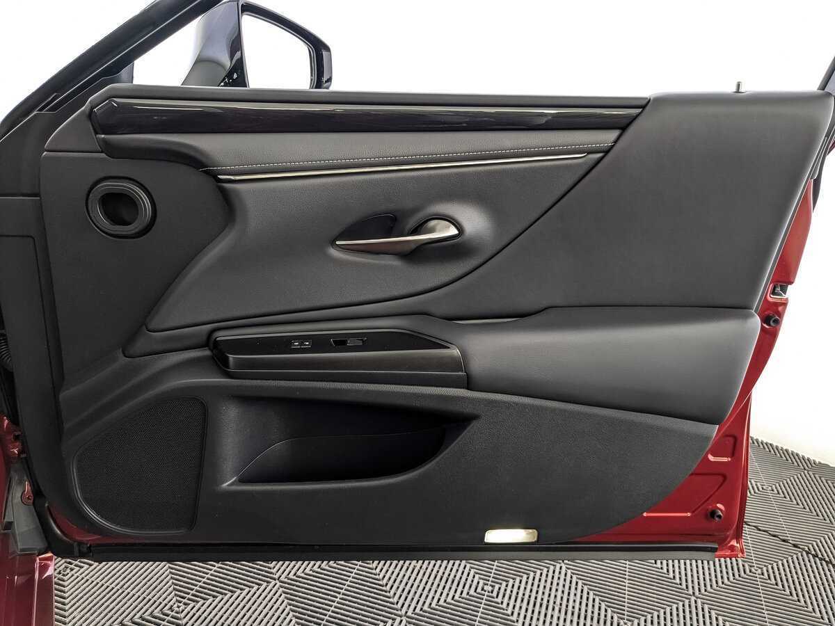 Lexus ES с пробегом — 2020 год. Фото: #23