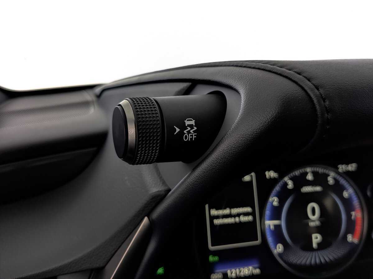 Lexus ES с пробегом — 2020 год. Фото: #25