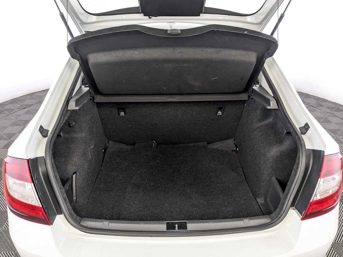 Skoda Rapid с пробегом — 2017 год. Фото: #9