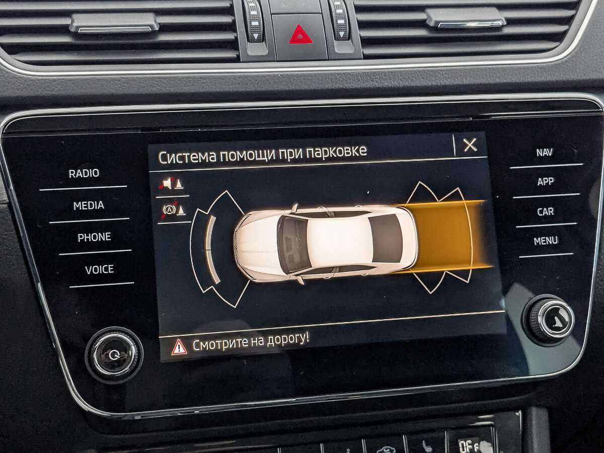 Skoda Superb с пробегом — 2021 год. Фото: #23